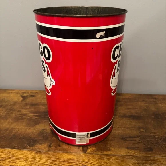 Vintage 1991 Chicago Bulls NBA Metal Trash Can Jordan Era P&K Products - Picture 5 of 9